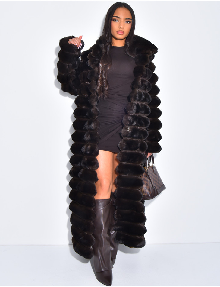 Manteau très long en fausse fourrure effet matelassé