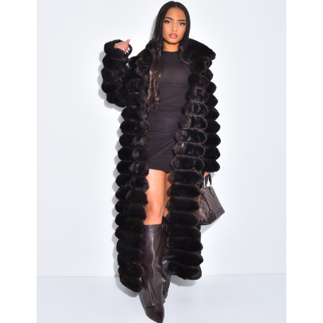 Manteau très long en fausse fourrure effet matelassé