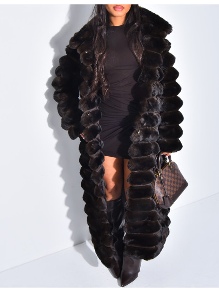 Manteau très long en fausse fourrure effet matelassé