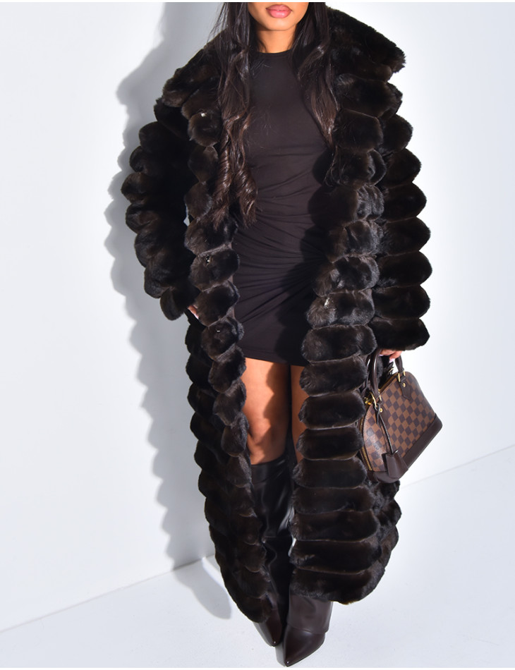 Manteau très long en fausse fourrure effet matelassé