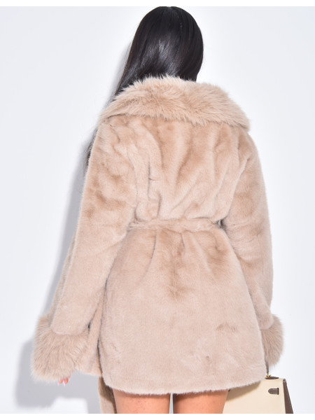Manteau mi-long en fausse fourrure et ceinture à nouer