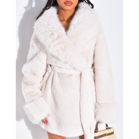 Manteau mi-long en fausse fourrure et ceinture à nouer