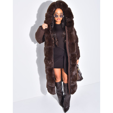 Lange, wattierte Daunenjacke mit Kunstfell und Kapuze