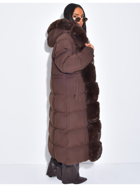 Lange, wattierte Daunenjacke mit Kunstfell und Kapuze