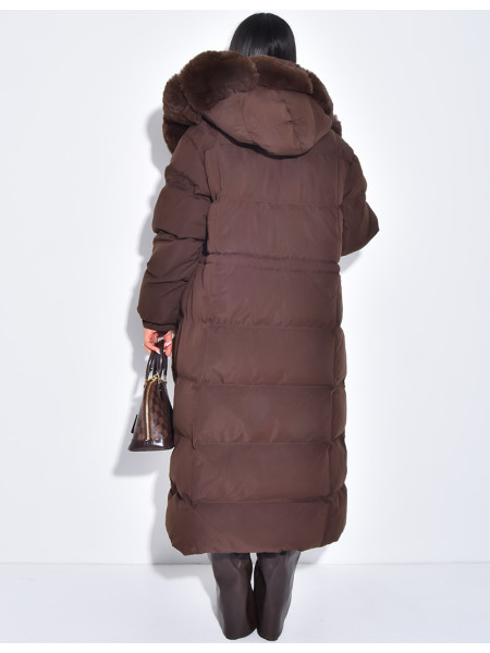 Lange, wattierte Daunenjacke mit Kunstfell und Kapuze