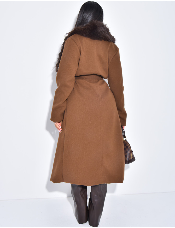 Manteau long et texturé en feutrine à col en fourrure