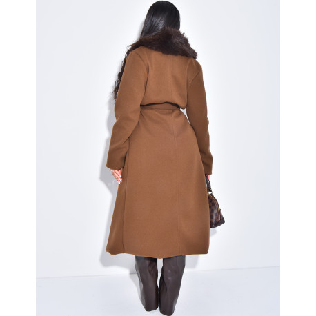 Manteau long et texturé en feutrine à col en fourrure