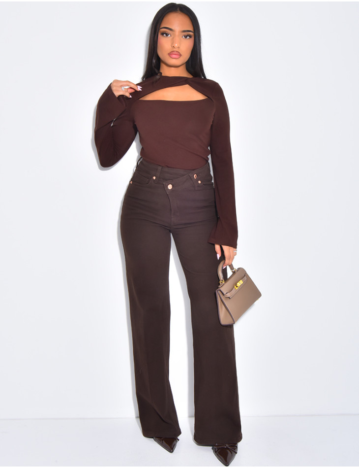 Fitted top with openwork effect at the neckline and flared sleeves