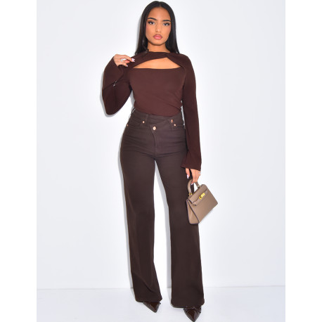 Fitted top with openwork effect at the neckline and flared sleeves