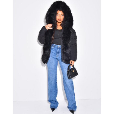 Doudoune courte matelassée à fourrure et capuche