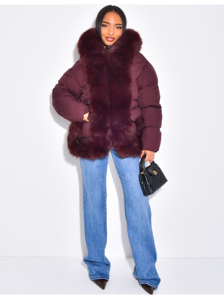 Doudoune courte matelassée à fourrure et capuche