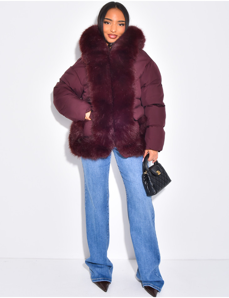 Doudoune courte matelassée à fourrure et capuche