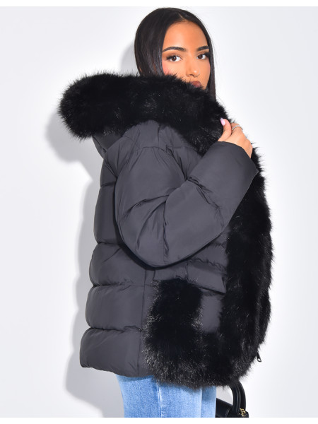 Doudoune courte matelassée à fourrure et capuche