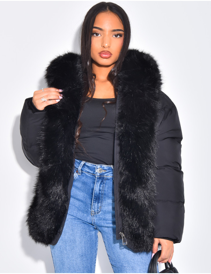 Doudoune courte matelassée à fourrure et capuche