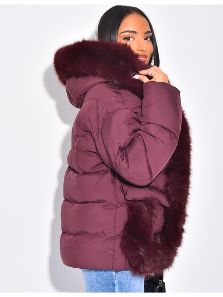 Doudoune courte matelassée à fourrure et capuche