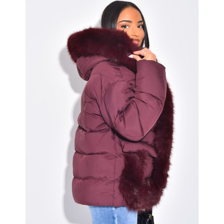 Doudoune courte matelassée à fourrure et capuche