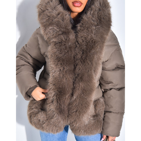 Short quilted jacket with fur trim and hood