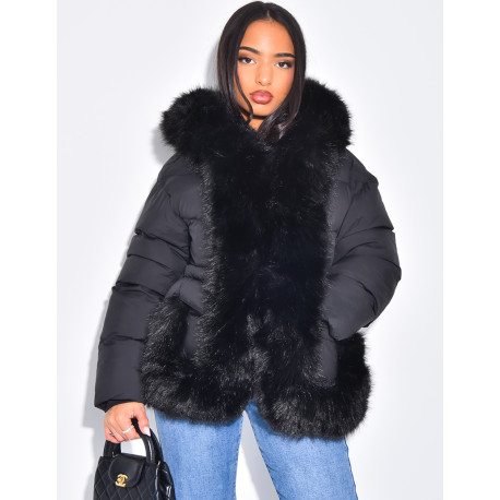 Doudoune courte matelassée à fourrure et capuche