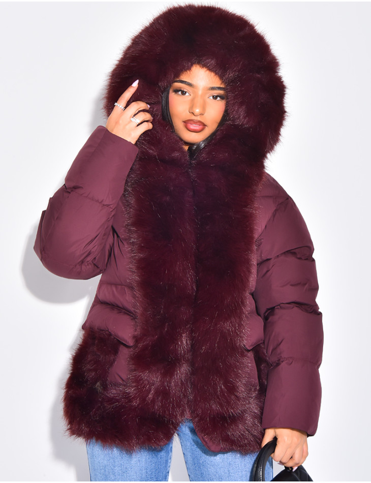 Doudoune courte matelassée à fourrure et capuche