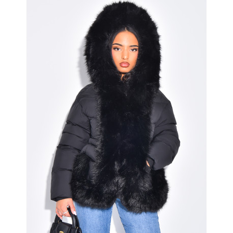 Doudoune courte matelassée à fourrure et capuche