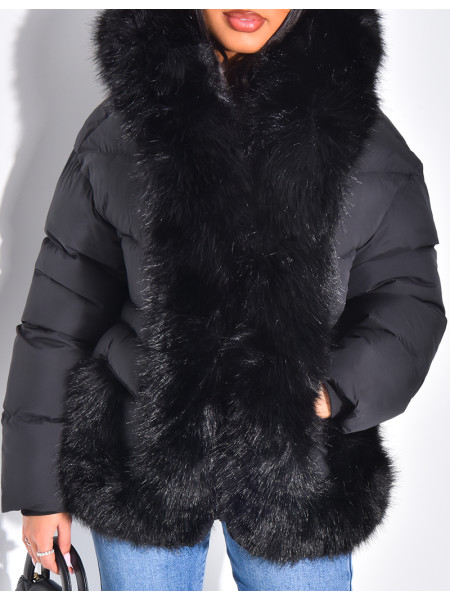 Doudoune courte matelassée à fourrure et capuche