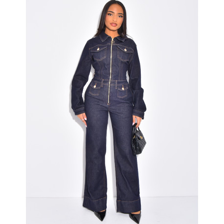 Jeansoverall mit goldenen Knöpfen