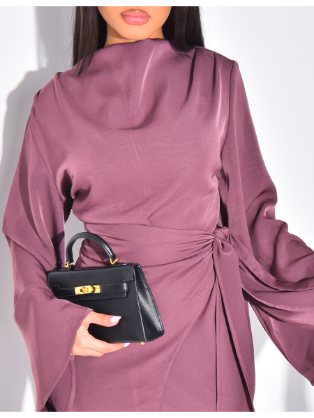 Longue robe en satin premium à nouer à la taille