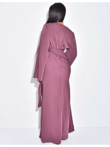 Longue robe en satin premium à nouer à la taille