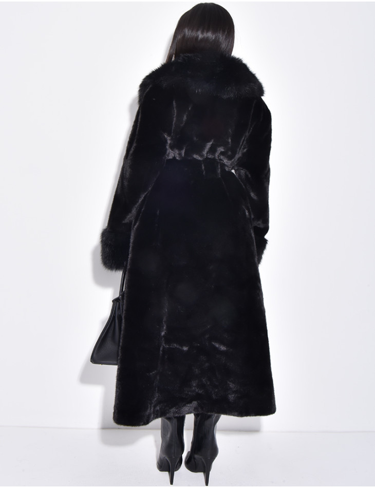 Manteau en fausse fourrure à ceinture