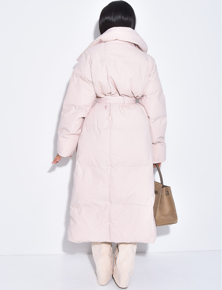 Lange gesteppte Daunenjacke zum Binden