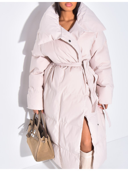 Lange gesteppte Daunenjacke zum Binden