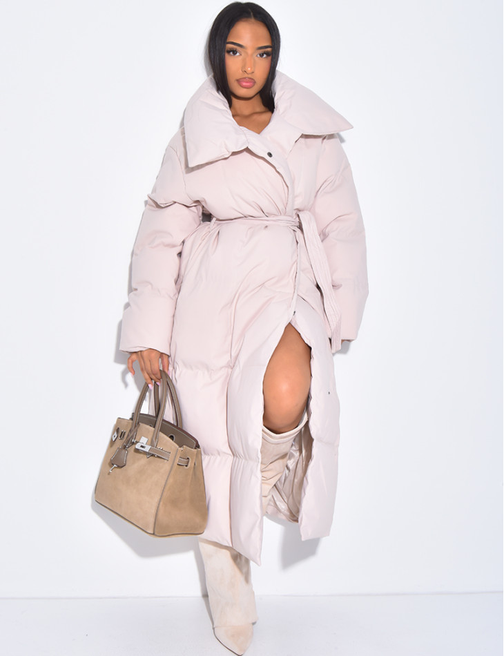 Lange gesteppte Daunenjacke zum Binden