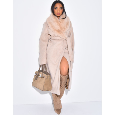 Manteau long en feutrine à col en fausse fourrure