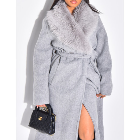 Manteau long en laine à col en fausse fourrure