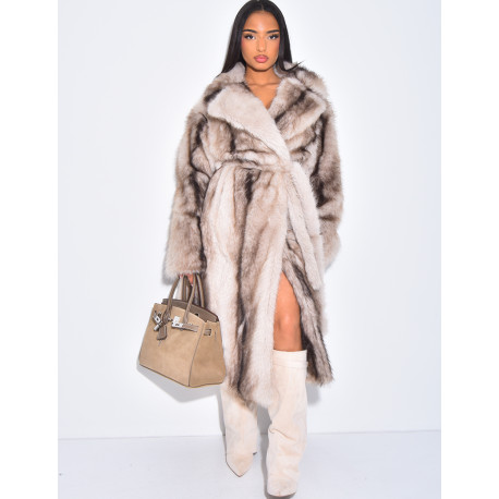 Manteau très long en fausse fourrure et ceinture