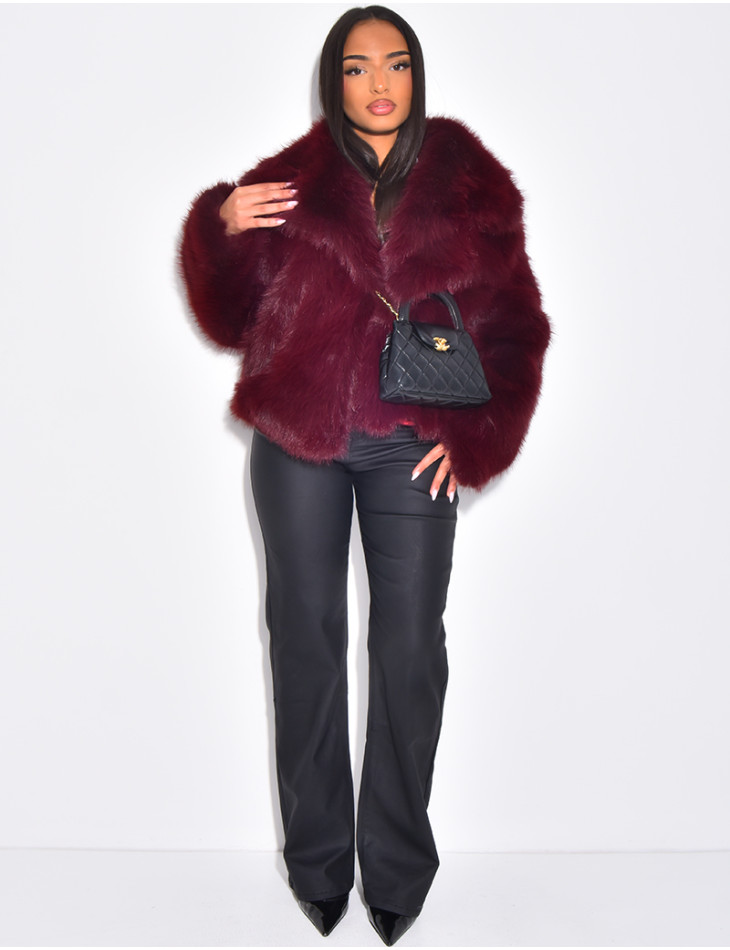 Veste courte en fausse fourrure à col rabattu