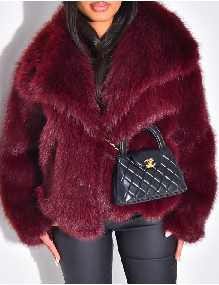 Veste courte en fausse fourrure à col rabattu