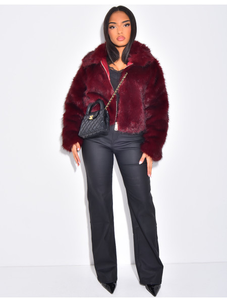 Veste courte en fausse fourrure zipée