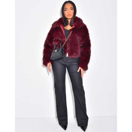 Veste courte en fausse fourrure zipée