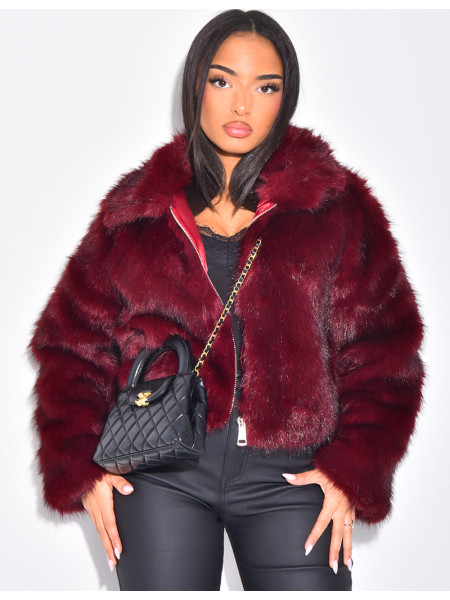 Veste courte en fausse fourrure zipée