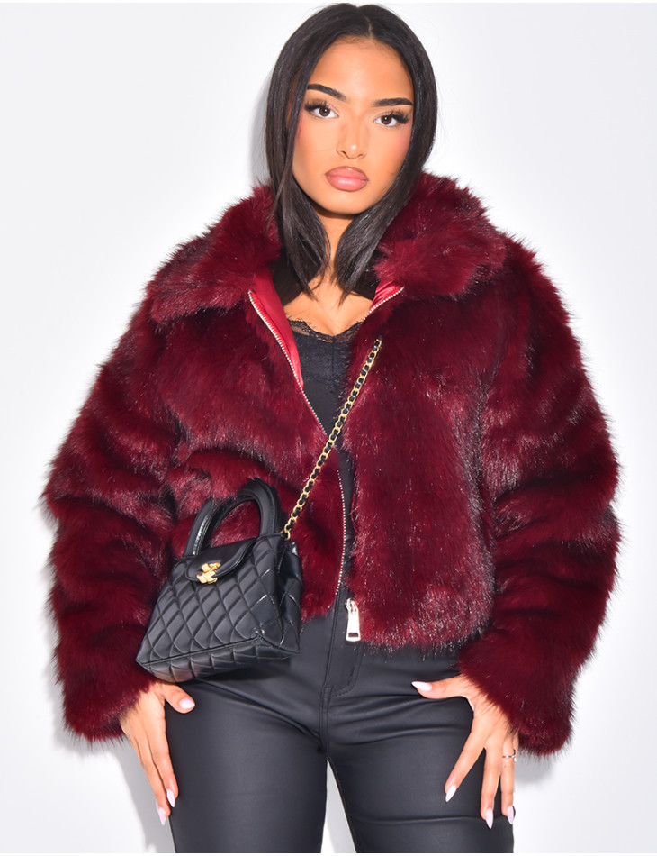 Veste courte en fausse fourrure zipée