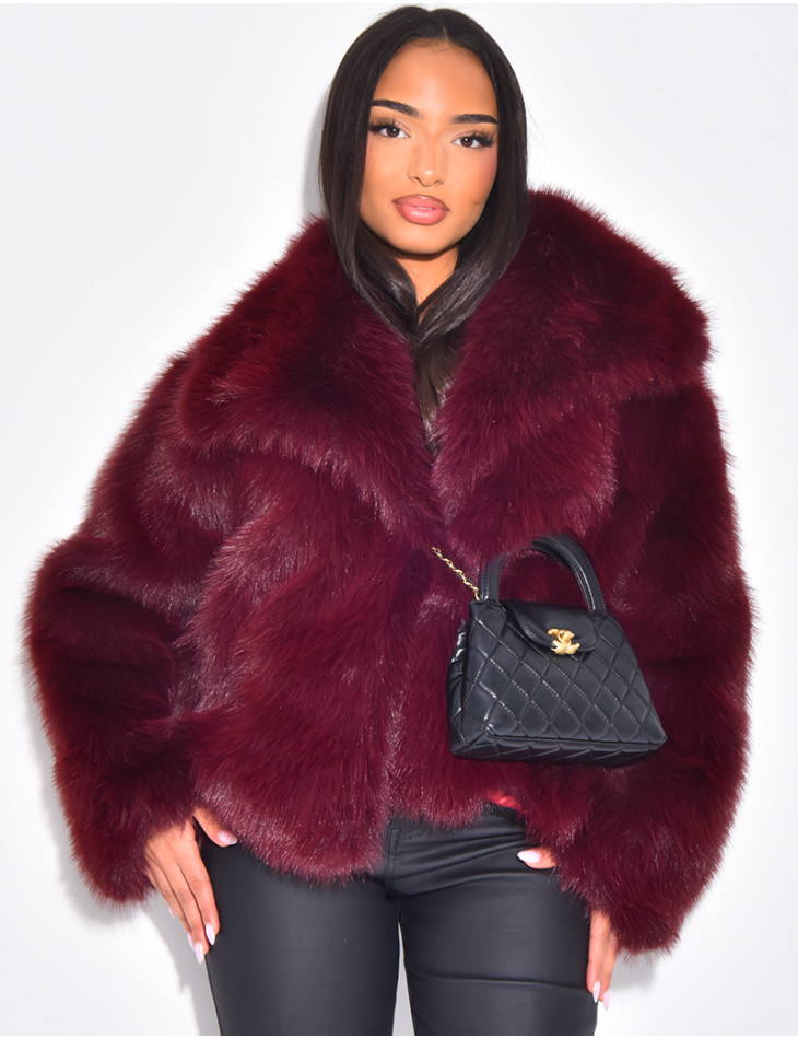 Veste courte en fausse fourrure à col rabattu