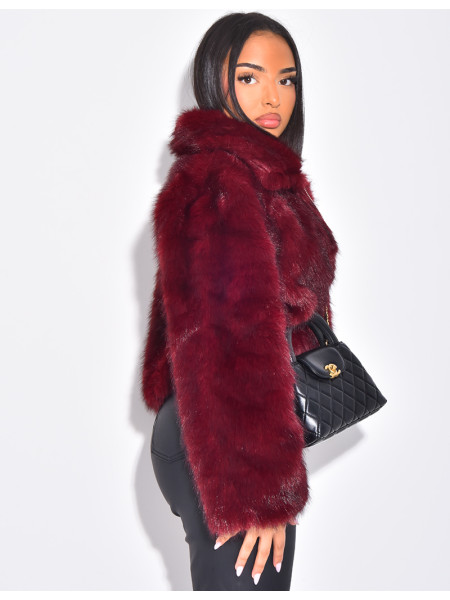 Veste courte en fausse fourrure zipée