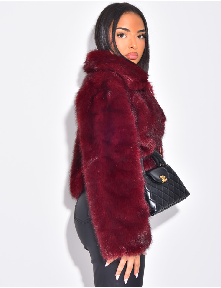 Veste courte en fausse fourrure zipée