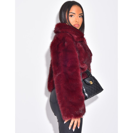 Veste courte en fausse fourrure zipée