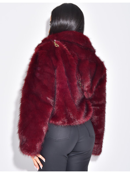 Veste courte en fausse fourrure zipée
