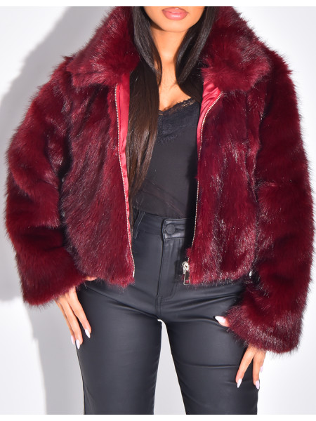Veste courte en fausse fourrure zipée