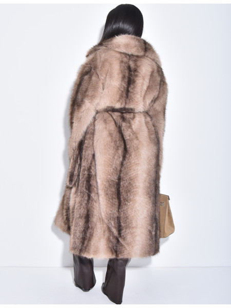 Manteau très long en fausse fourrure et ceinture
