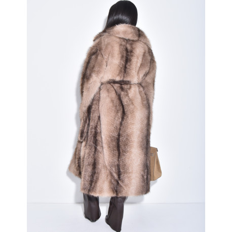 Manteau très long en fausse fourrure et ceinture