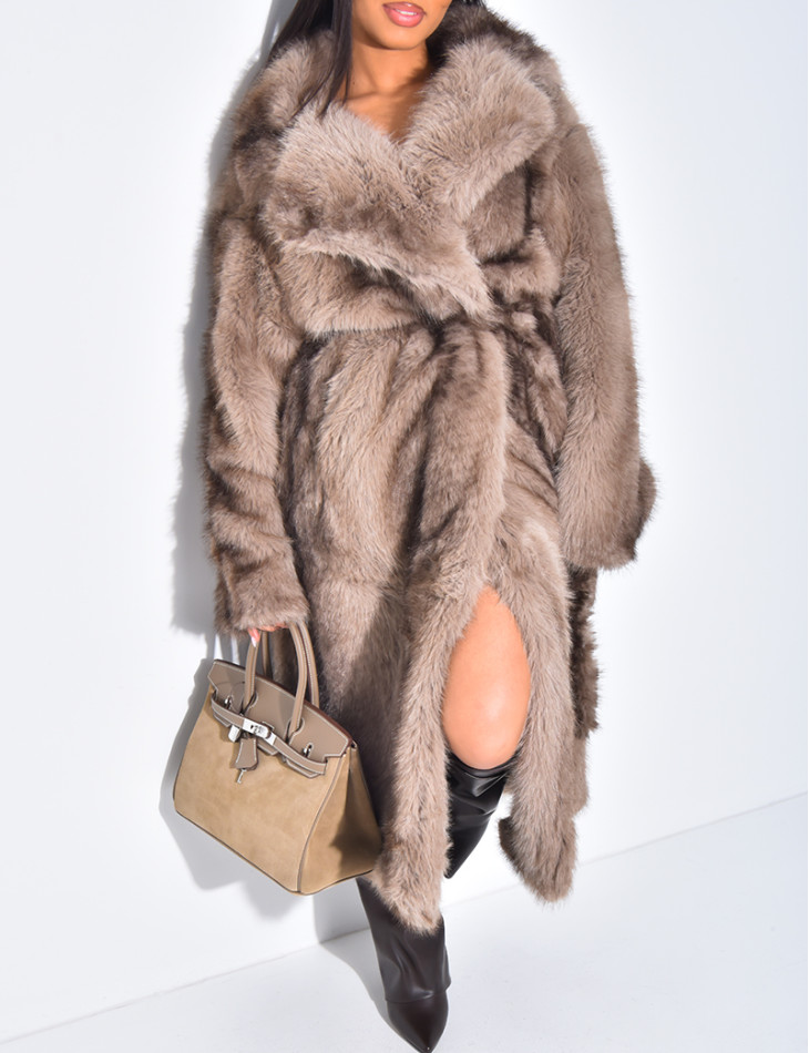 Manteau très long en fausse fourrure et ceinture